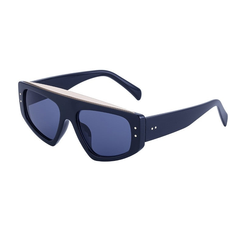 Fashionable Cat Eye Sunglasses In Large Lightweight Frame