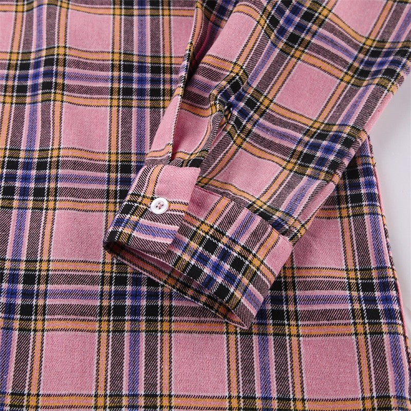 Loose-Fit Plaid Shirt in Classic Style