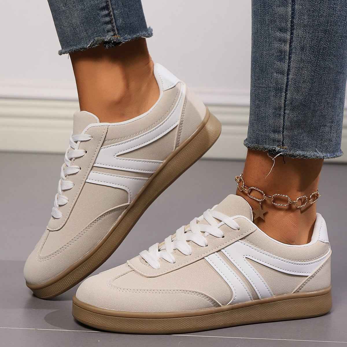 Women's Lace-Up Round Toe Flat Sneakers - PU Leather Casual Slip-On Walking Shoes