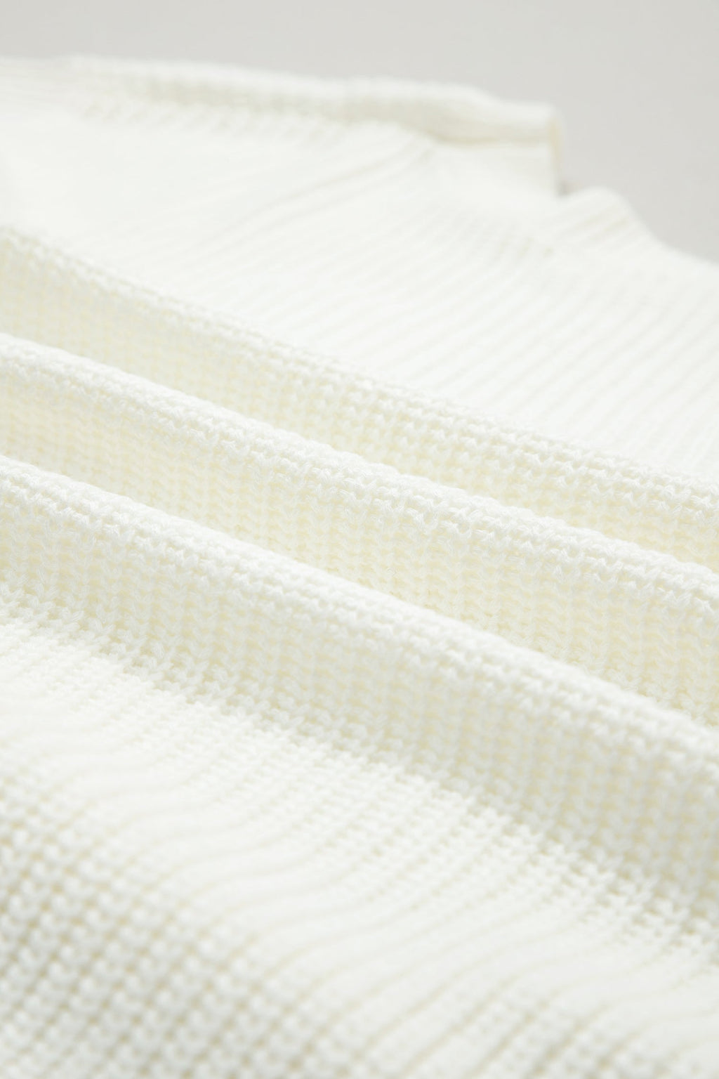 White Crochet Horseshoe Short Sleeve Knit Sweater