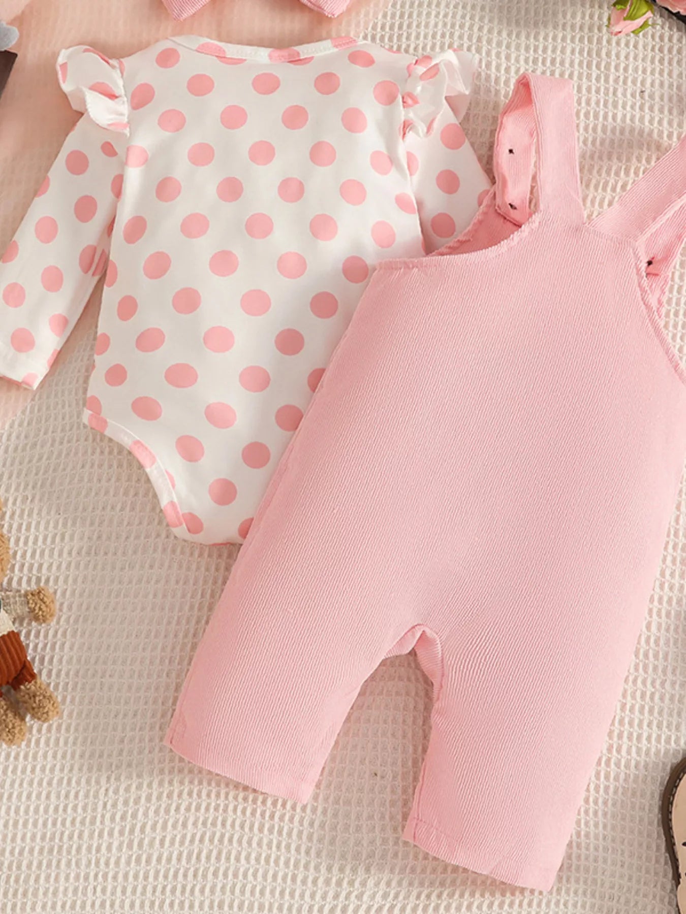Children's 3-Piece Cute Bear Applique Overalls and Bodysuit Set with Headband