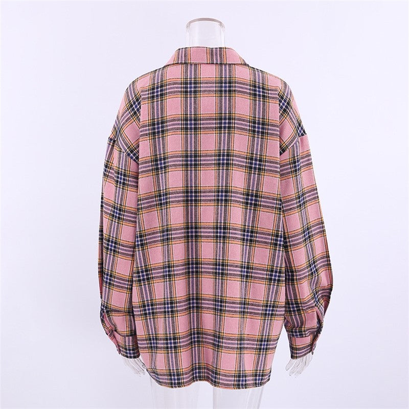 Loose-Fit Plaid Shirt in Classic Style