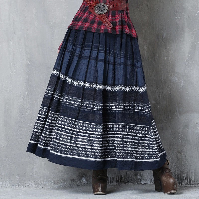 Sure! Here is an optimized title for your embroidered maxi dress product:

"Gorgeous Embroidered Maxi Dress with Intricate