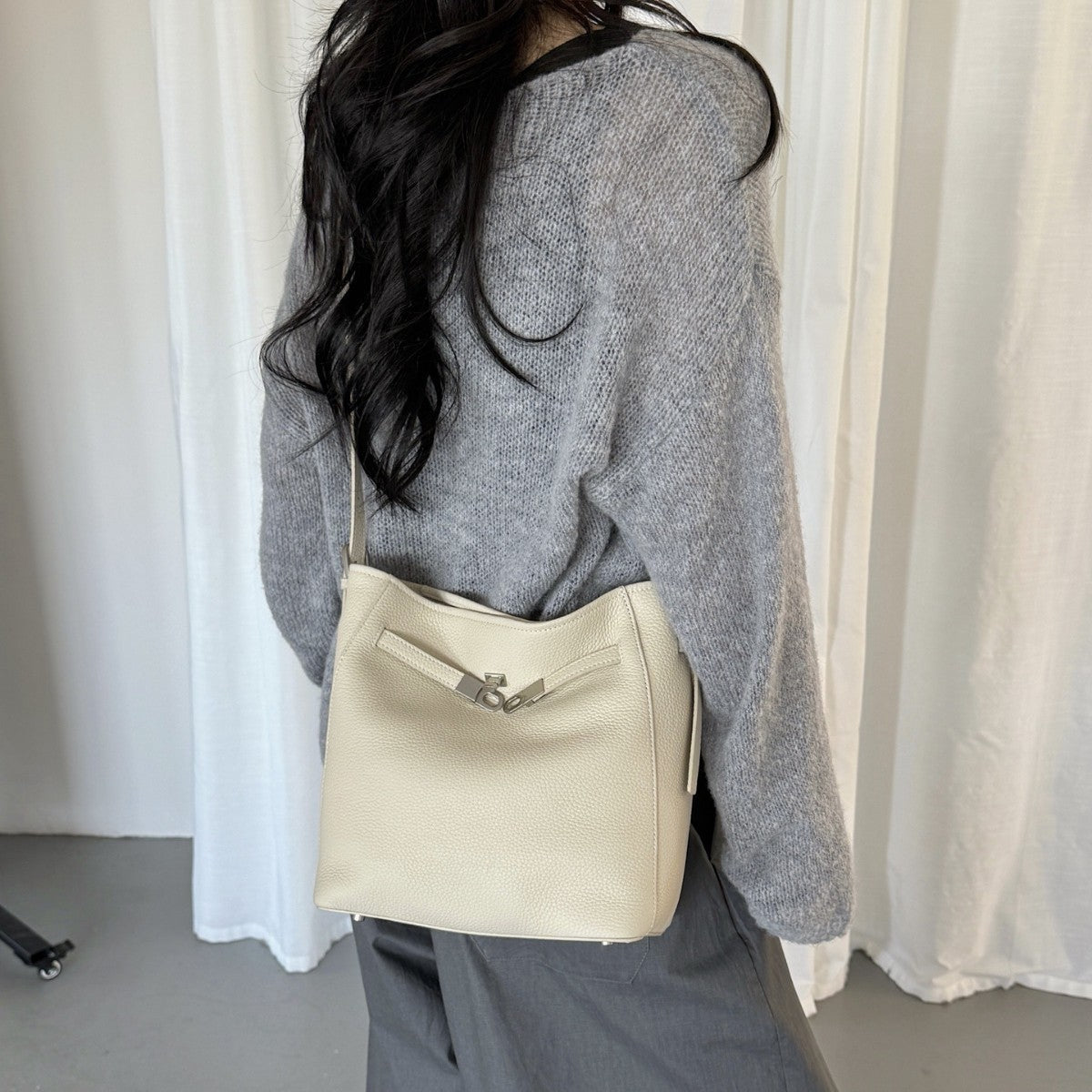 Women's Full-Grain Cowhide Crossbody Shoulder Bag | High-Capacity Urban Minimalist