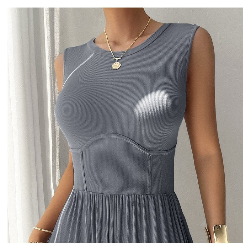 Sleek Sleeveless Jumpsuit in Solid Color