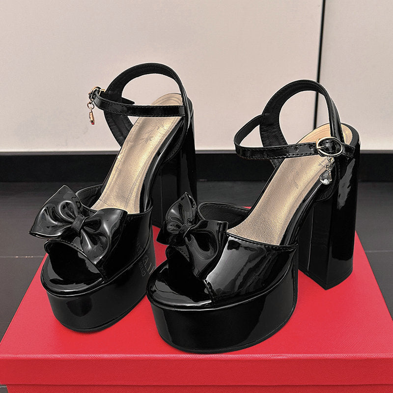 Women's Chunky Heel Peep-Toe Platform Sandals - Buckle Closure Casual Heels