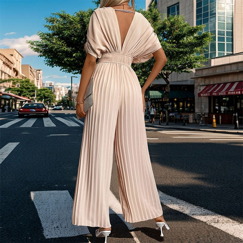 Sleek Slim-Fit Pleated Dress in Solid Color