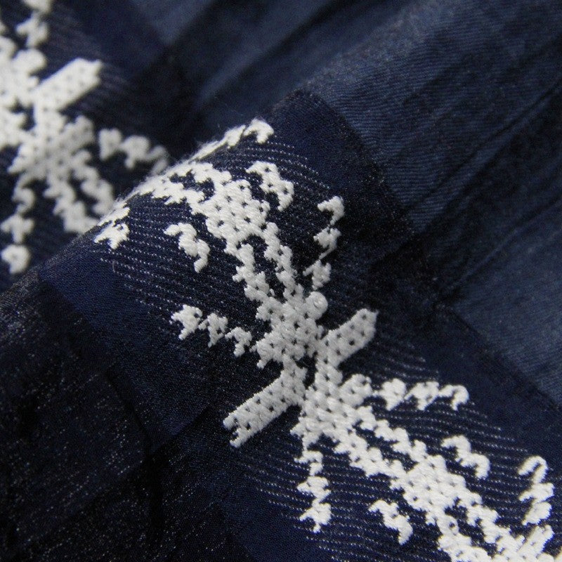 Sure! Here is an optimized title for your embroidered maxi dress product:

"Gorgeous Embroidered Maxi Dress with Intricate