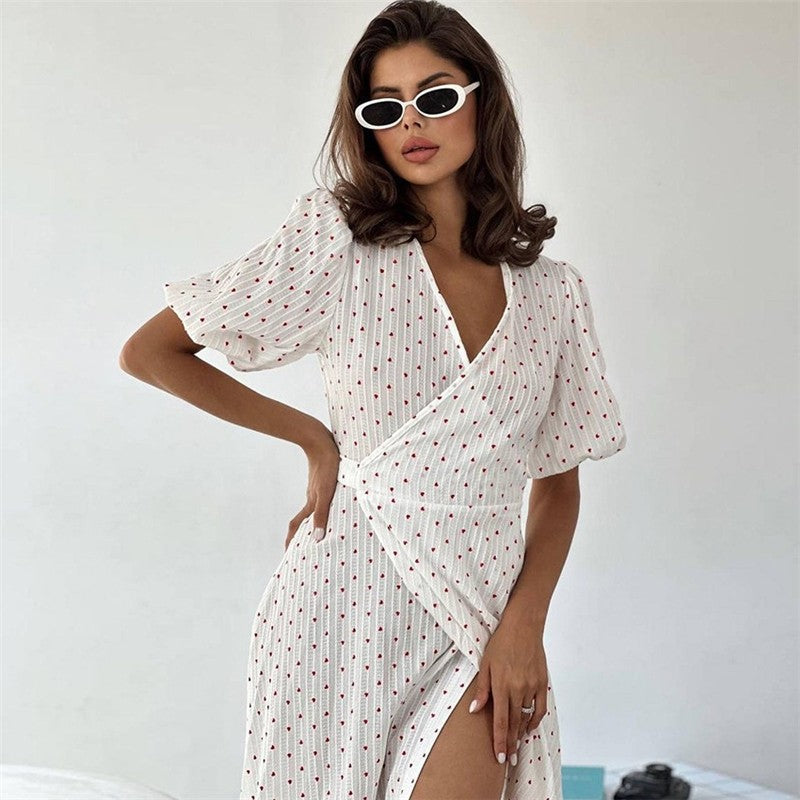 Five-Point Bubble Sleeve Lace-Up Floral Sleep Dress

Suggested Optimization:
Floral Lace-Up Sleep Dress with Bubble Sleeves