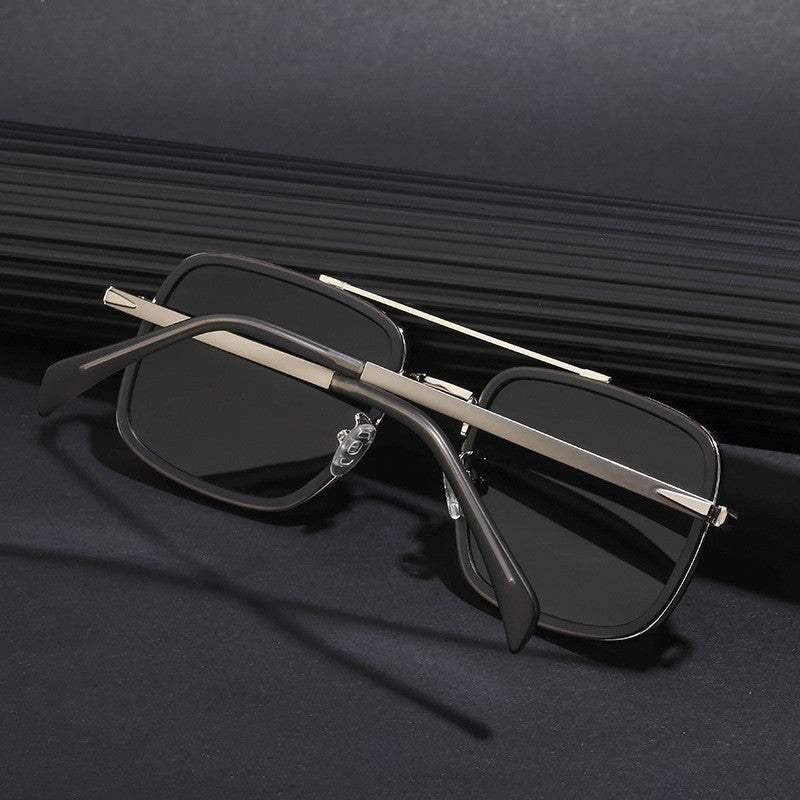 Fashionable Lightweight Square Frame Sunscreen Sunglasses