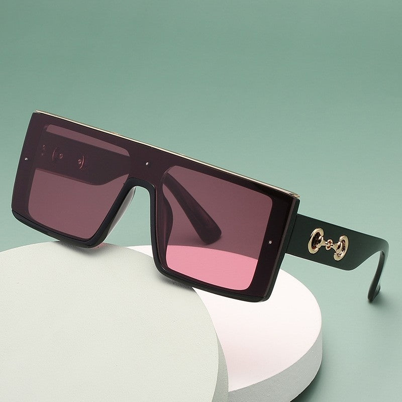 Fashion Sunglasses With Integrated UV Protection Lens