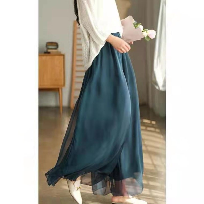 Wide Leg Pants in Solid Color with Artistic Flair