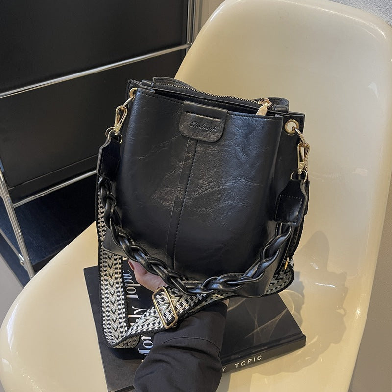 Women's High-Capacity Crossbody Bag – Chic PU Leather Underarm Tote | Streetwear Handbag