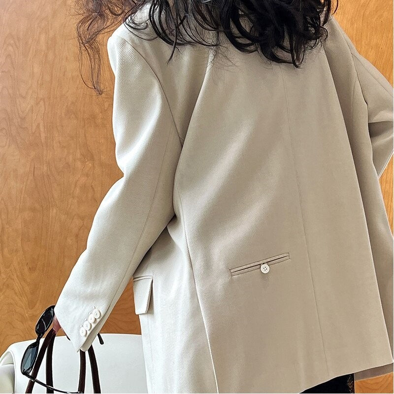 Sophisticated Suit Jacket crafted from Vertical Sensation TR Fabric