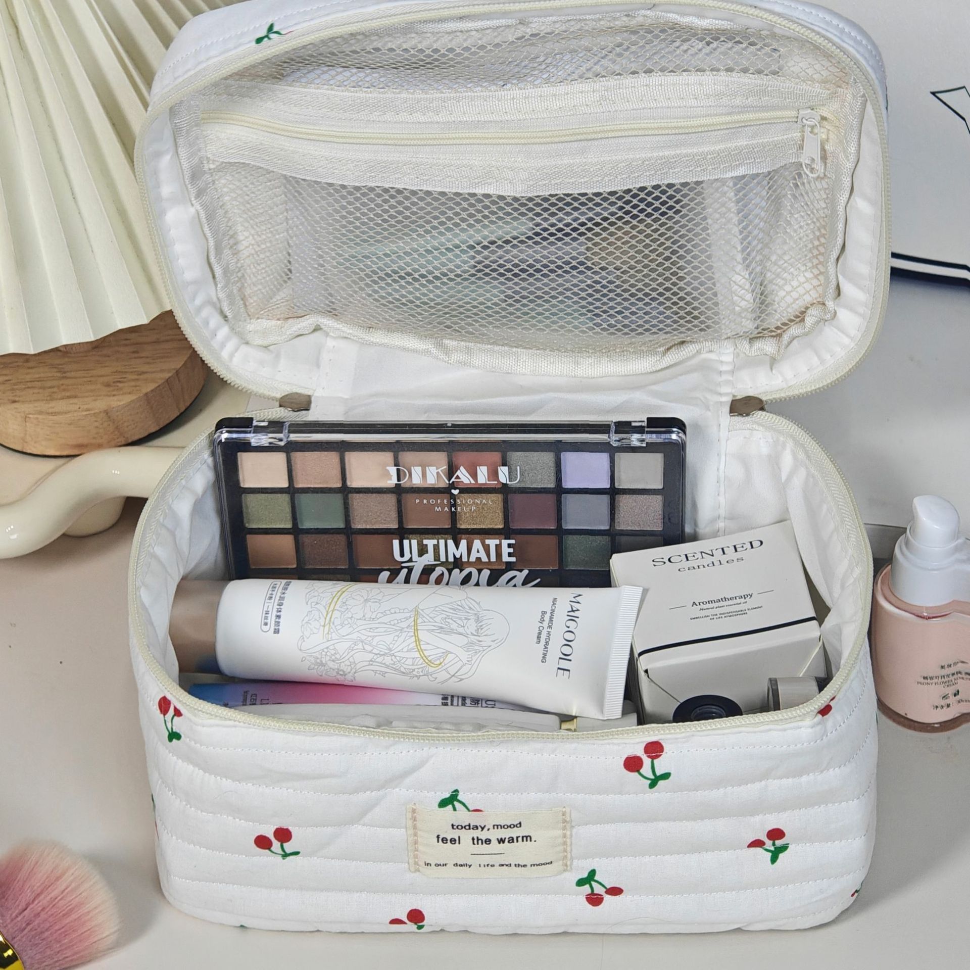 Large Capacity Cherry Print Makeup Storage Bag - Portable Cosmetic Organizer