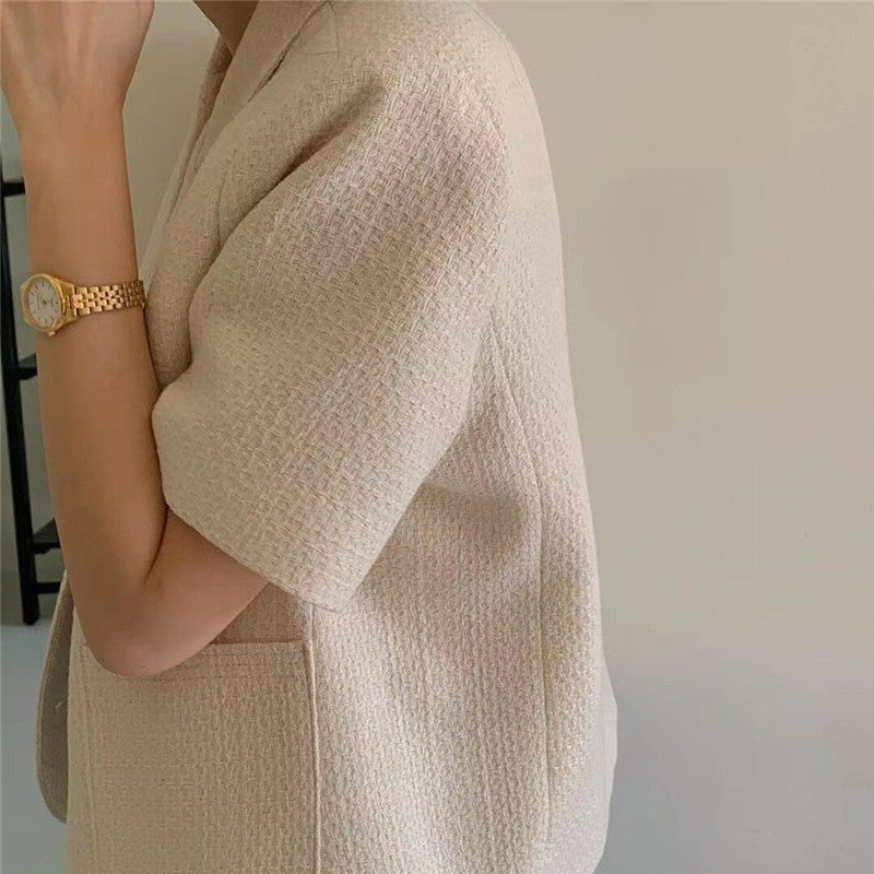 Relaxed-Fit Short Sleeve Jacket Featuring Solid Color Lapel