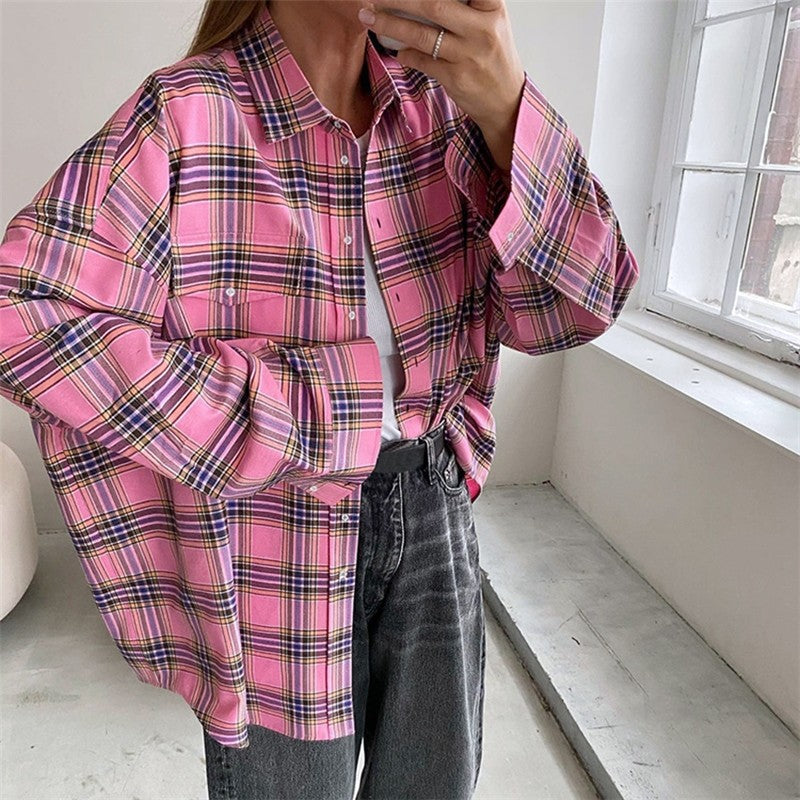 Loose-Fit Plaid Shirt in Classic Style