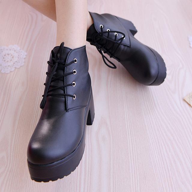 Women's Round-Toe Chunky-Sole Ankle Boots | PU Leather | Black & White