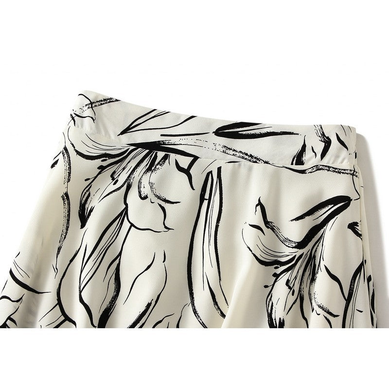 Sure! Here is an optimized title for your clothing product:

"Printed A-Line Skirt with Elastic Waistband