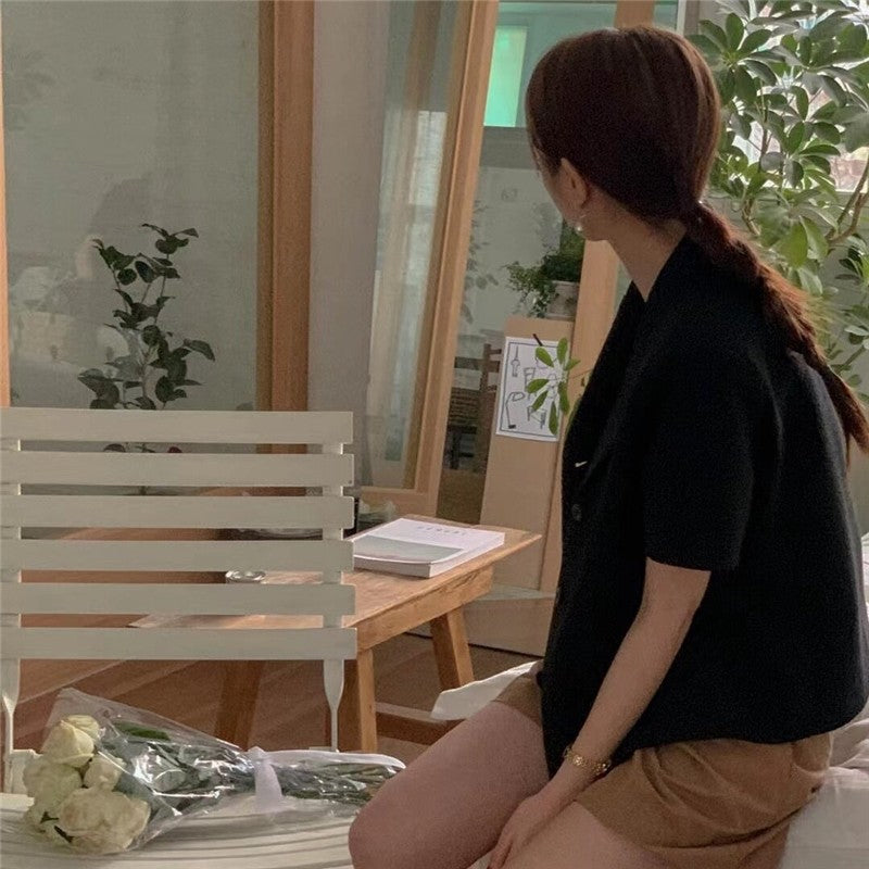 Relaxed Fit Short Sleeve Jacket Featuring Solid Lapel