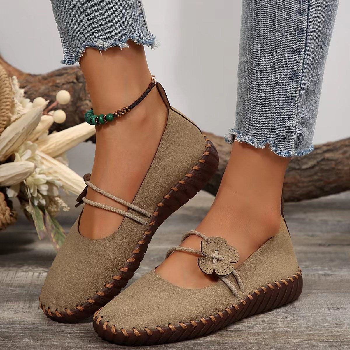 Women's Retro Breathable Round-Toe Flats - Lightweight Slip-On Shoes with Soft Soles