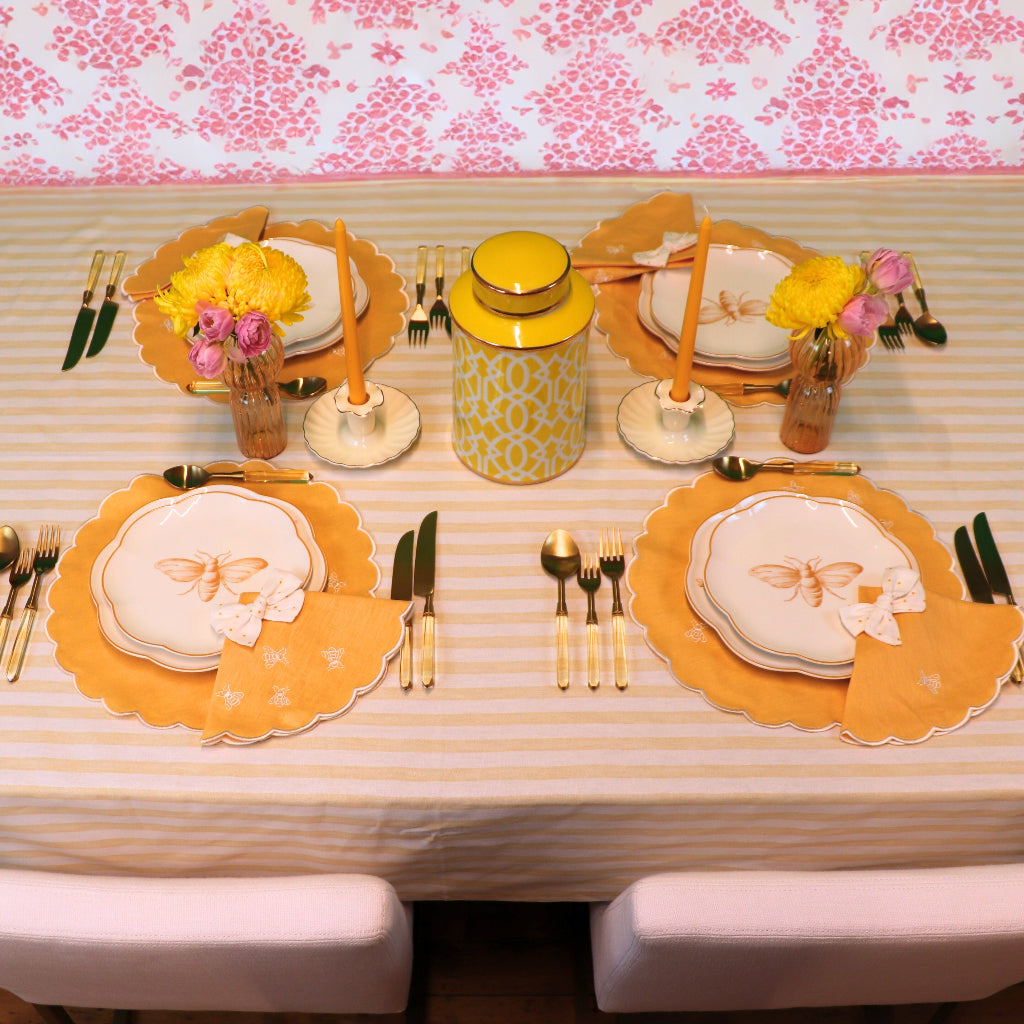 Bumble Homecoming Scalloped Starter Plate - Case of 12 Plates (+3 Bonus Plates)