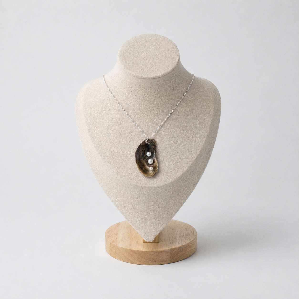 Oyster Pendant Necklace ~ Collins