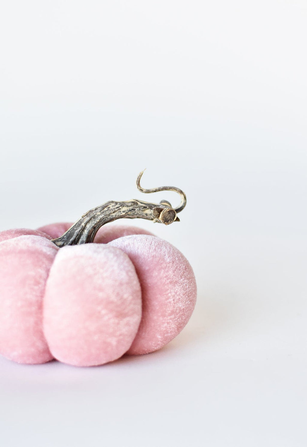 3.5" x 4.5" Faux Light Pink Velvet Pumpkin