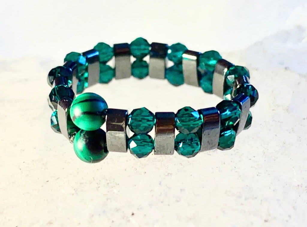 Quinn Handmade Emerald, Malachite, and Black Hematite Expandable Ring (Size 9-10)