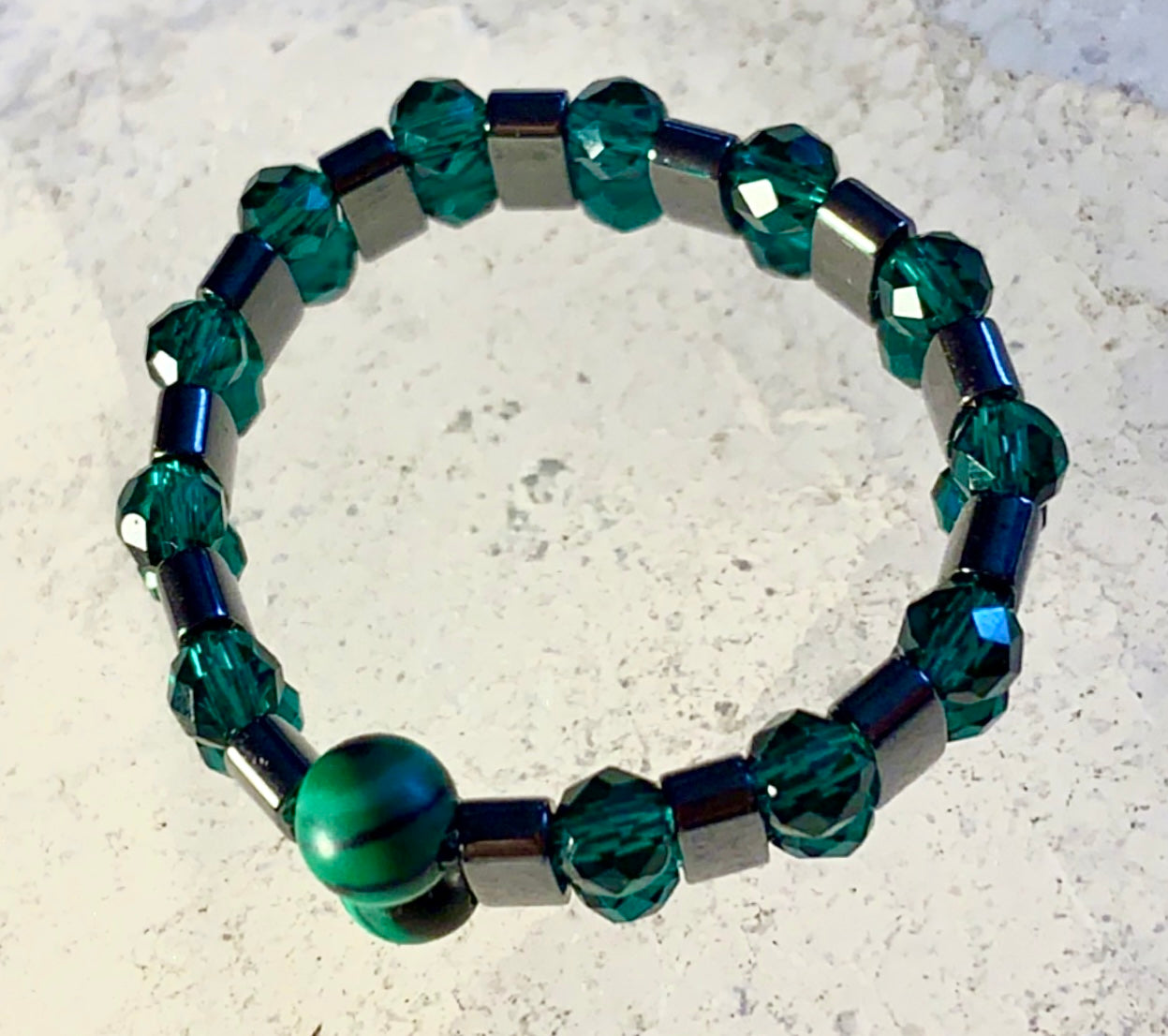 Quinn Handmade Emerald, Malachite, and Black Hematite Expandable Ring (Size 9-10)