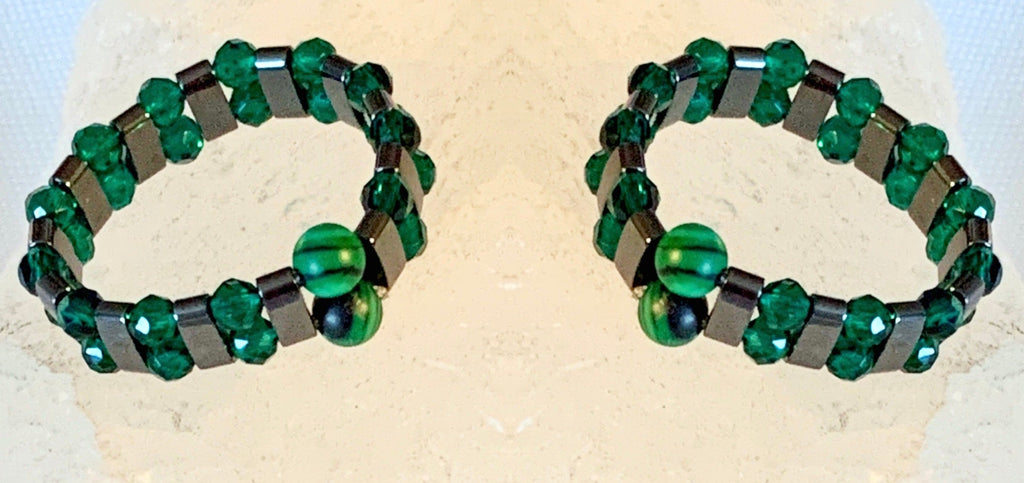 Quinn Handmade Emerald, Malachite, and Black Hematite Expandable Ring (Size 9-10)