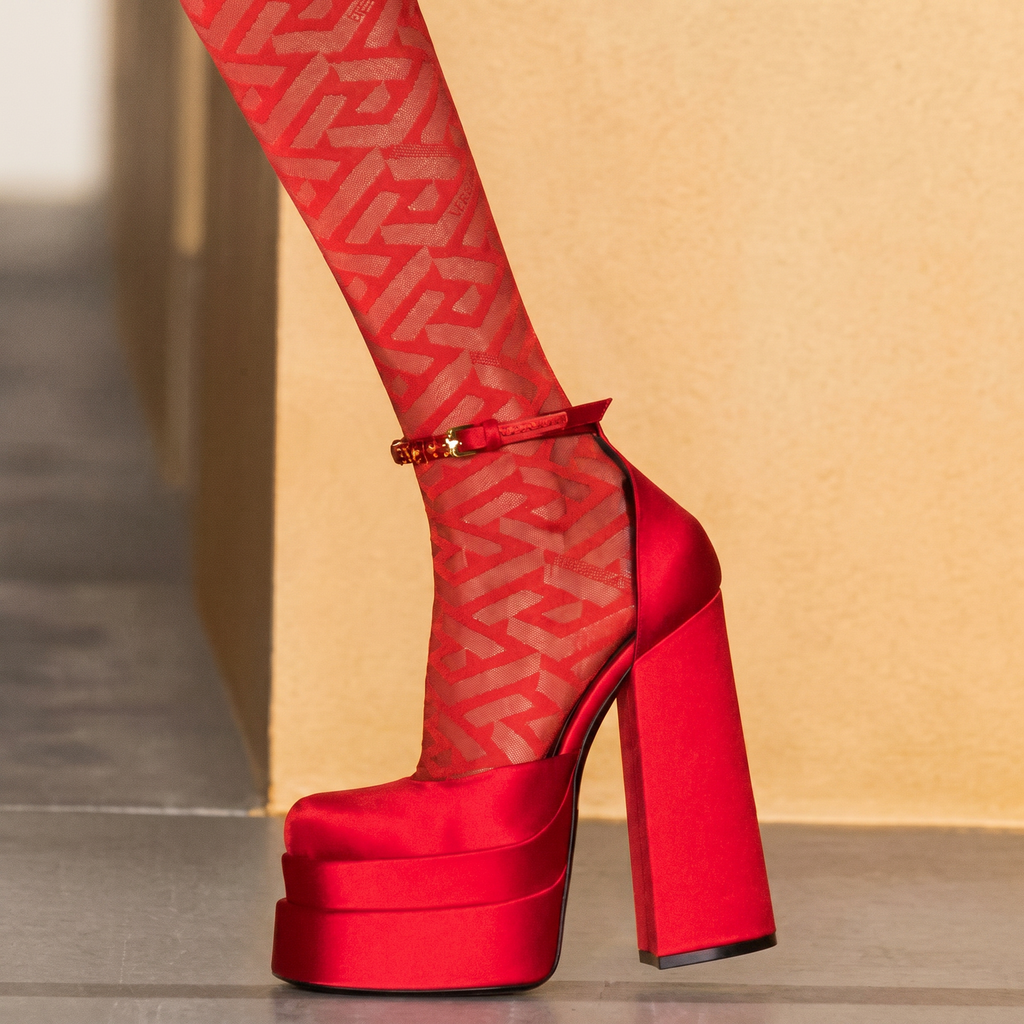 Rendezvous Red Platform Pumps