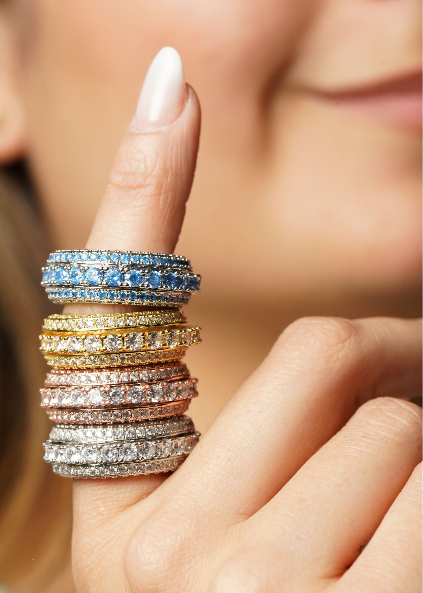 CENTER STAGE FIDGET SPINNER RING