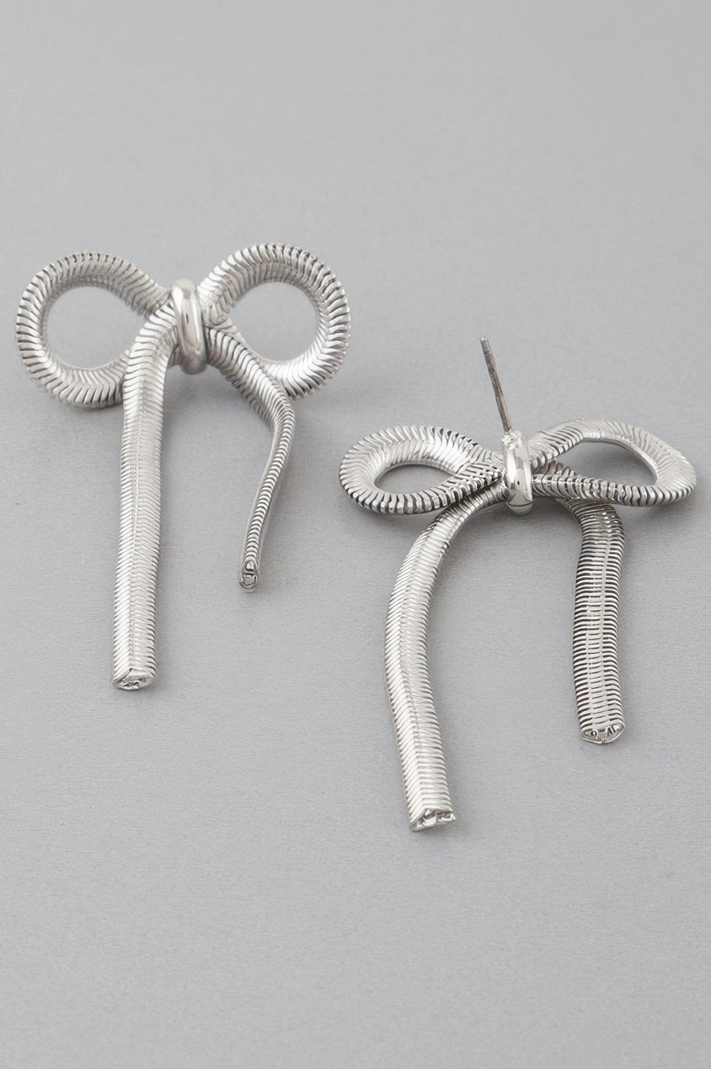 Snake Chain Ribbon Earrings
