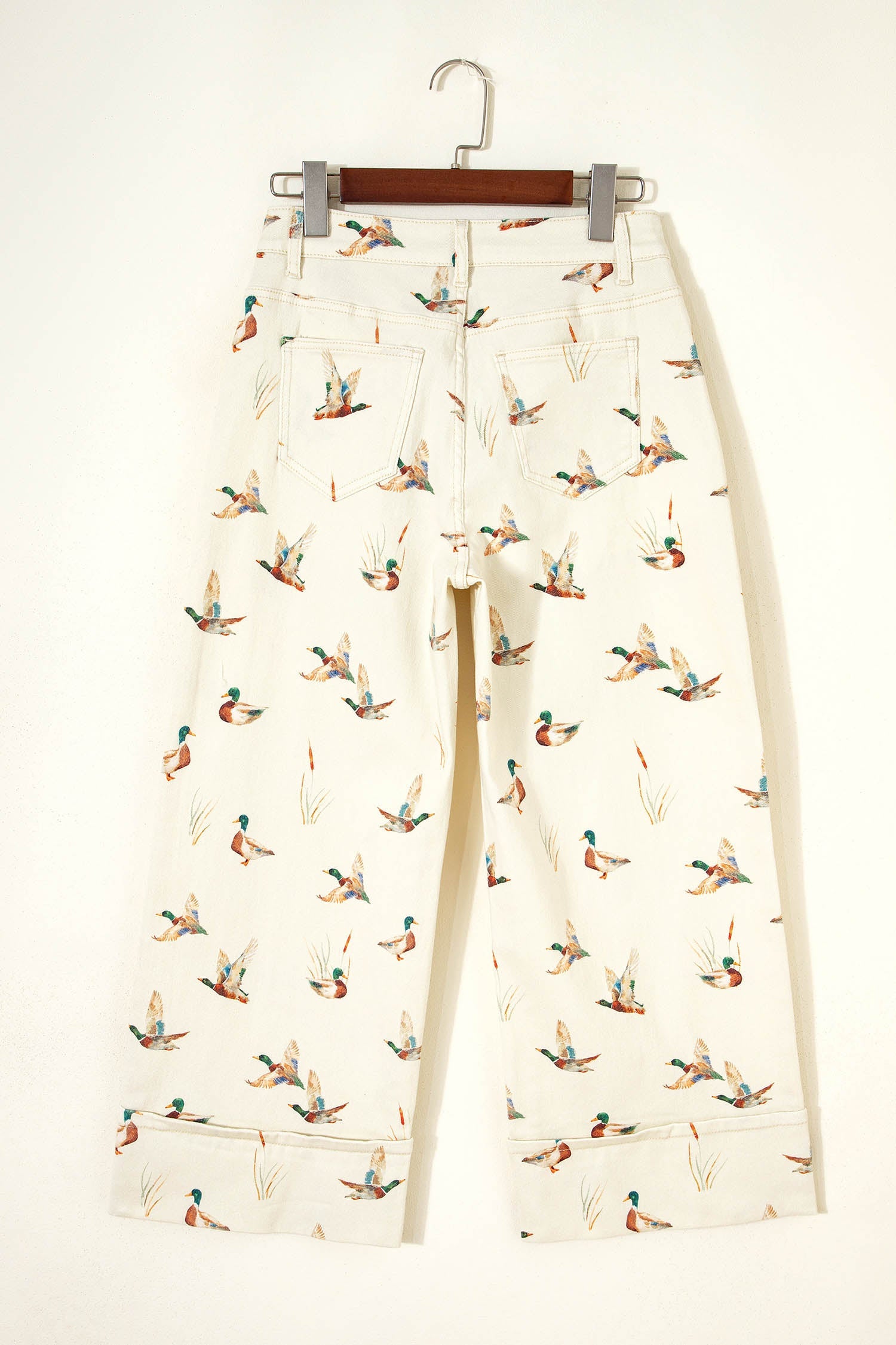 Beige Stylish Mallard Printed Cuffed Hem Shift Jeans