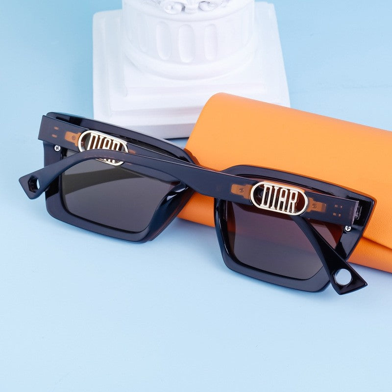 Fashionable Square Sunglasses For UV Protection For Women
