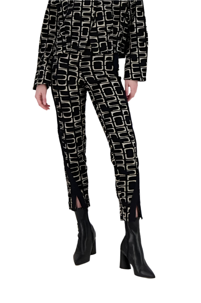 Gabby Isabella Abstract Jacquard Pants 524710