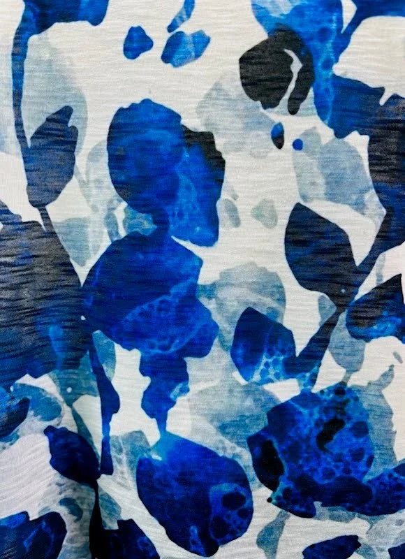 Variations Bleu Gardens Top V7502