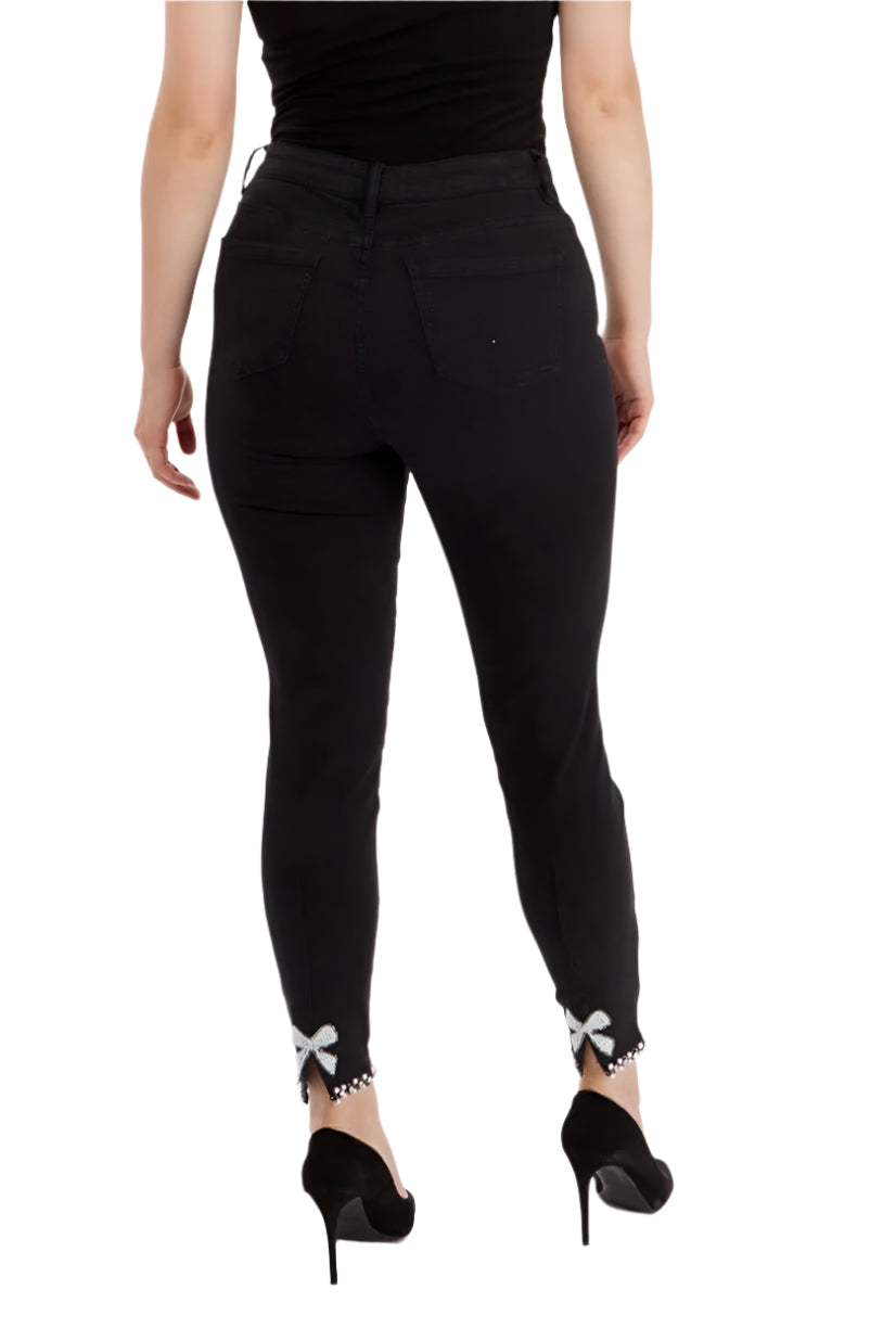 Frank Lyman Pearl Bow Jeans 191116U