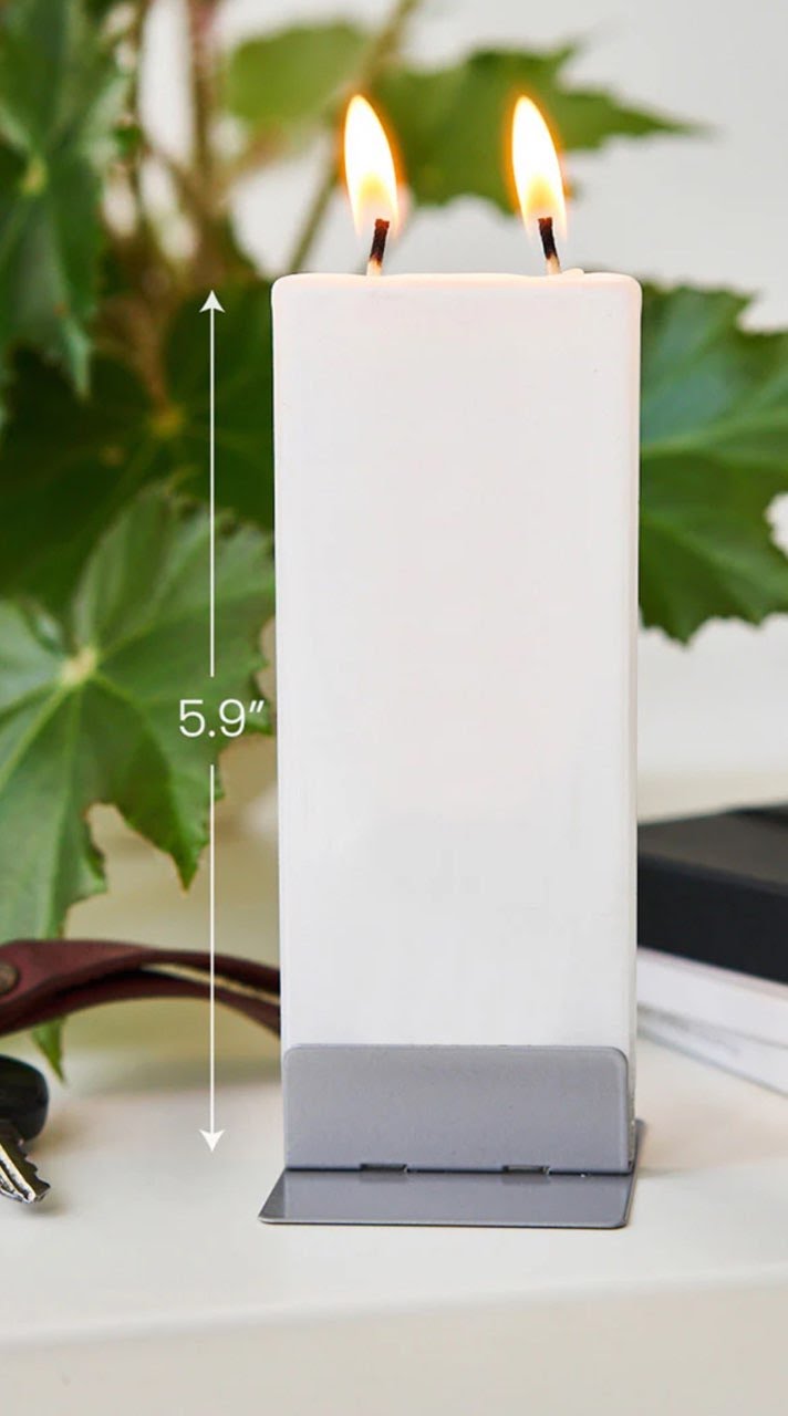 Flatyz Snowy Cardinal on Pine Branch Candle