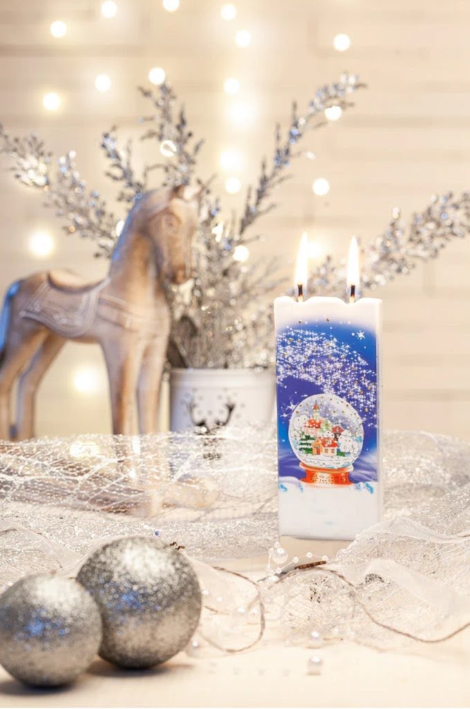 Flatyz Snow Globe Candle