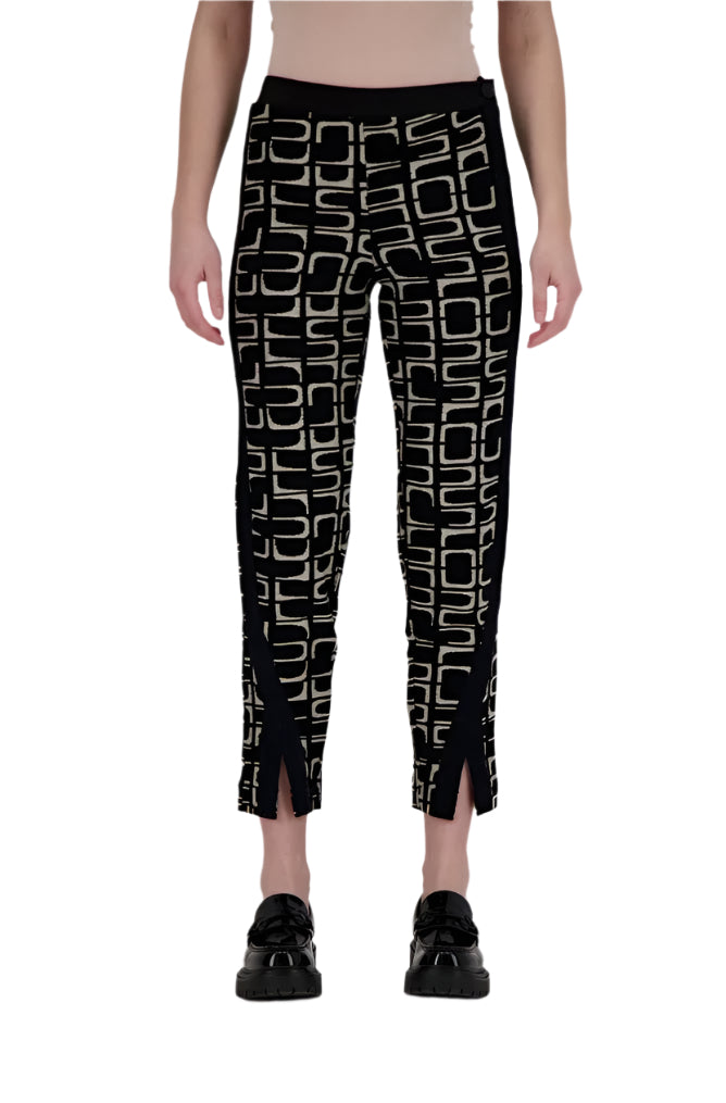 Gabby Isabella Abstract Jacquard Pants 524710