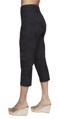 Carré Noir Embroidered Capri 7843