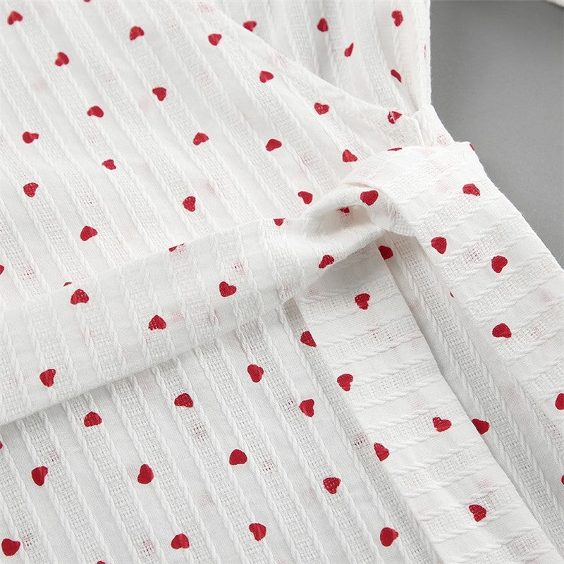 Five-Point Bubble Sleeve Lace-Up Floral Sleep Dress

Suggested Optimization:
Floral Lace-Up Sleep Dress with Bubble Sleeves