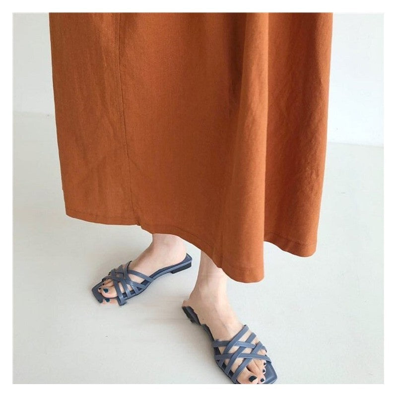 Solid Color Sleeveless Maxi Dress with a Flowy Silhouette