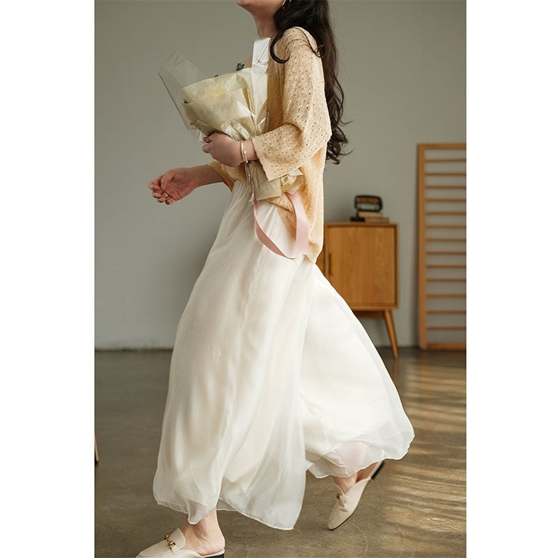 Wide Leg Pants in Solid Color with Artistic Flair