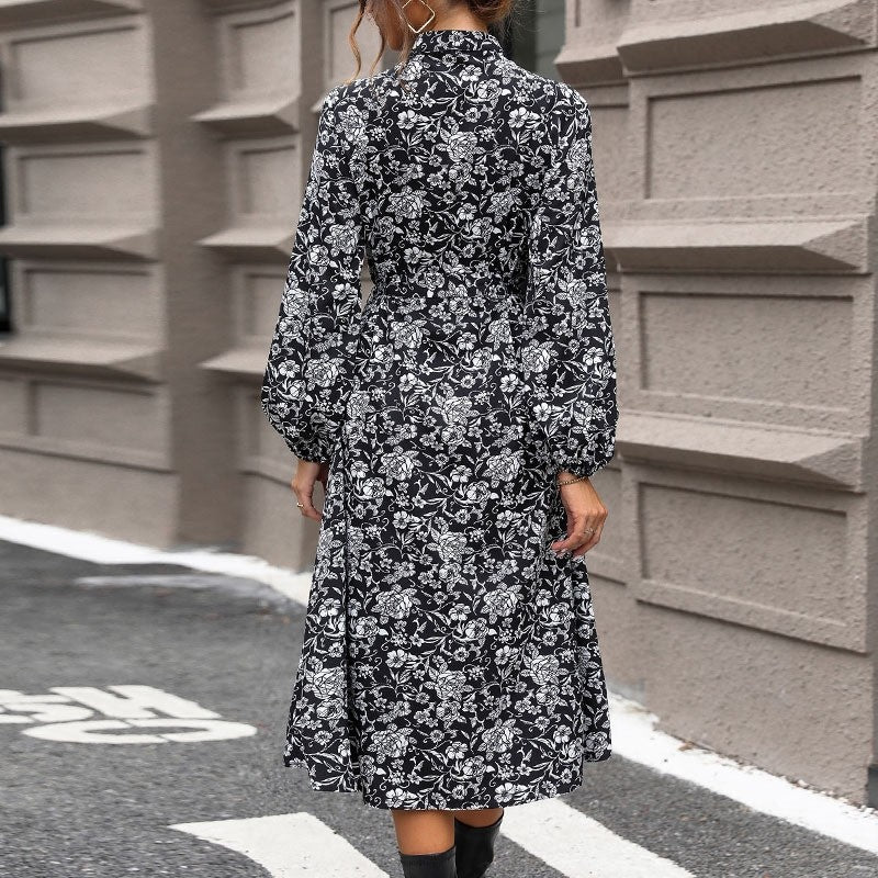 Floral Patchwork Dress with Lace Collar and Long Sleeves