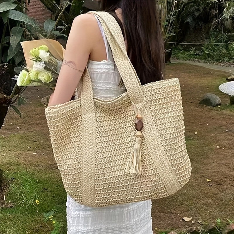 Chic Straw Woven Tote Bag: Stylish and Versatile