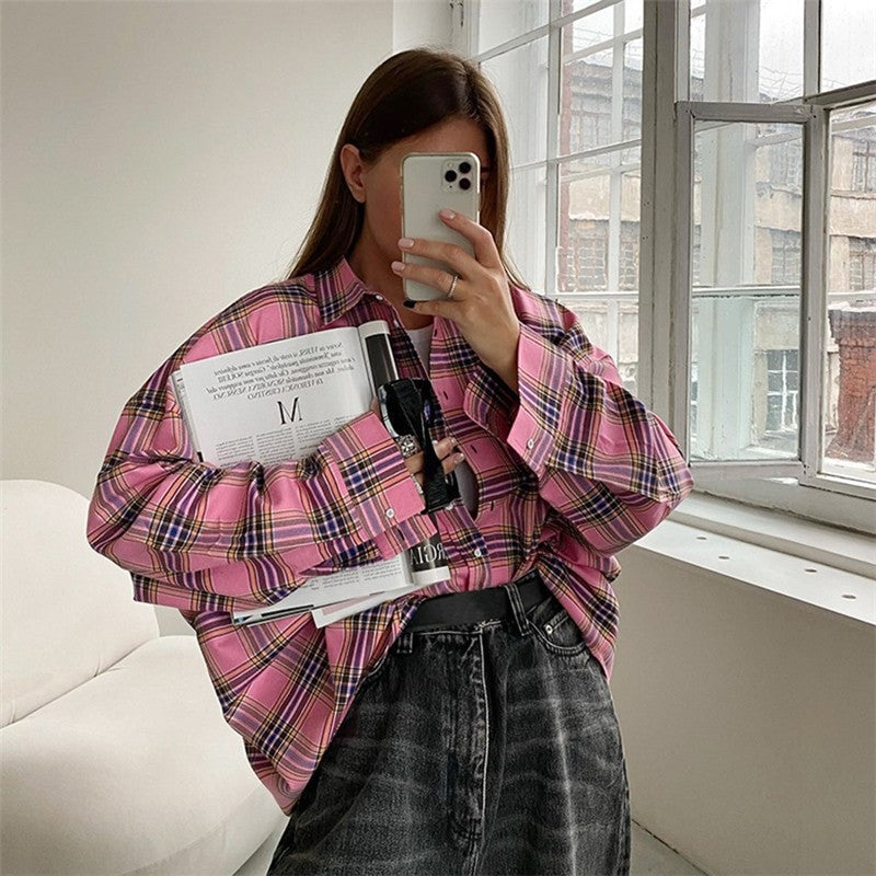 Loose-Fit Plaid Shirt in Classic Style