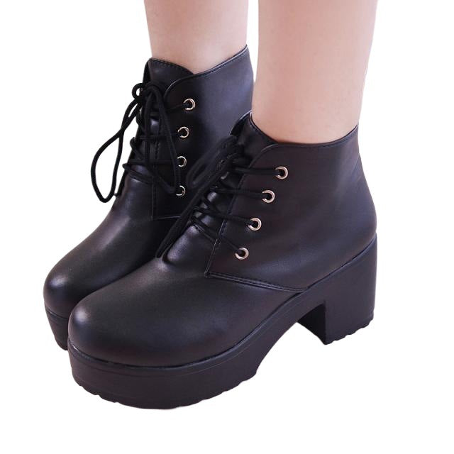 Women's Round-Toe Chunky-Sole Ankle Boots | PU Leather | Black & White